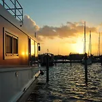 Hausboot Paula Mit Reisekajak In Ribnitz-Damgarten Ribnitz-Damgarten