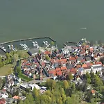 Hausboot Paula Mit Reisekajak In *