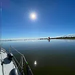 Hausboot Paula Mit Reisekajak In *