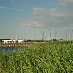 Botel Hausboot Paula Mit Reisekajak In