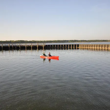 Hausboot Paula Mit Reisekajak In *