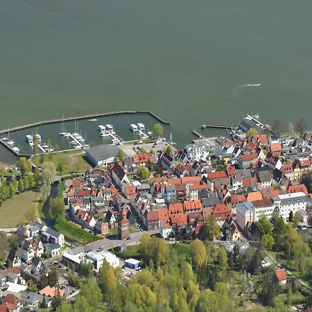 Hausboot Paula Mit Reisekajak In *