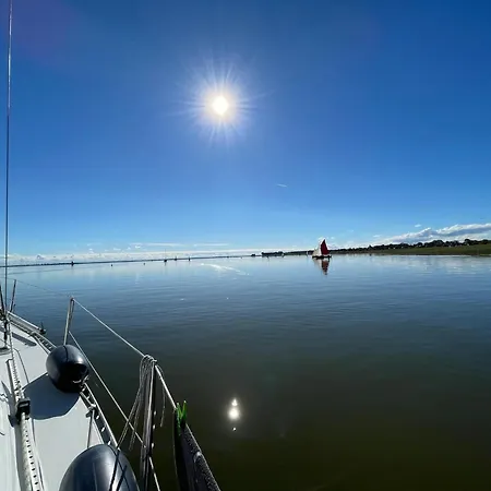 Hausboot Paula Mit Reisekajak In *