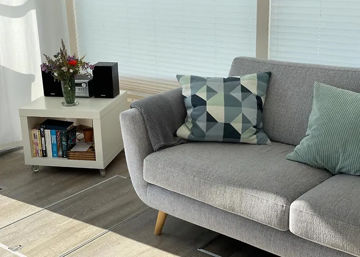 Hausboot Paula Im Stadthafen In