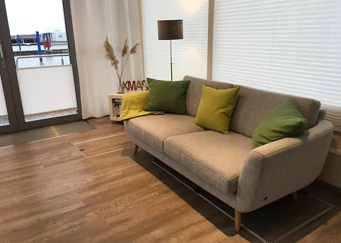 Hausboot Paula Im Stadthafen In *