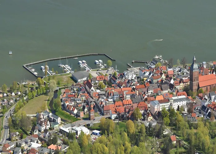 Hausboot Paula Im Stadthafen In *