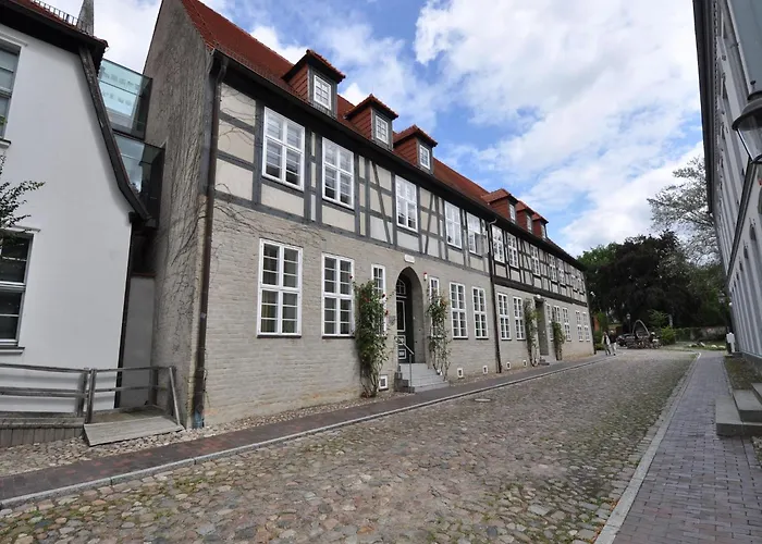 Hausboot Paula Im Stadthafen In *